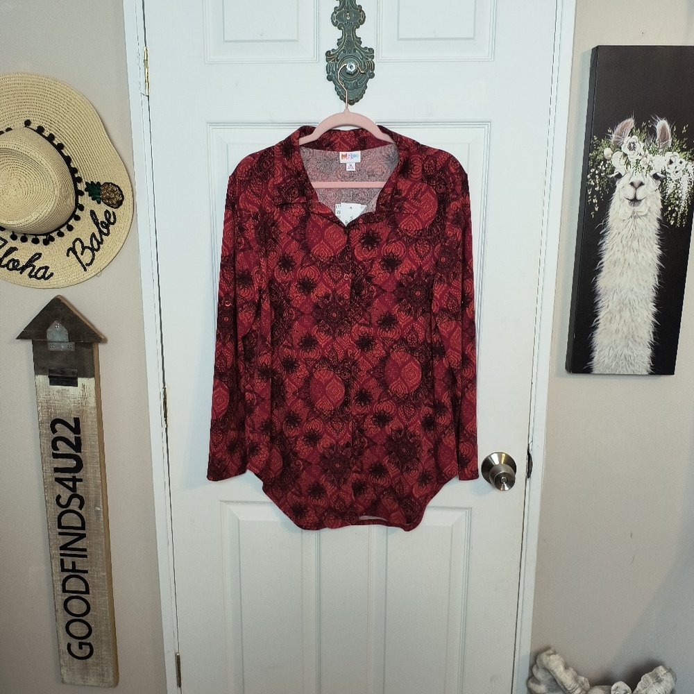 NWT LuLaRoe Valentina Button Up Top  Red & Black Floral Print Medium